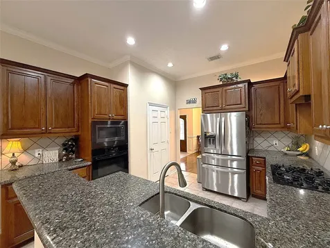 1446 Sherwood Park Circle Houston TX 77043