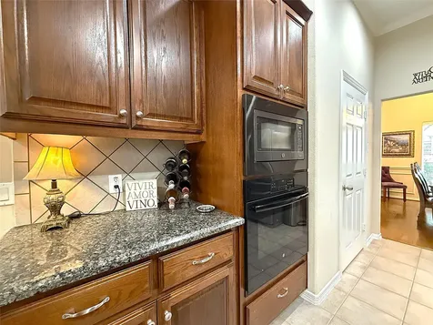 1446 Sherwood Park Circle Houston TX 77043