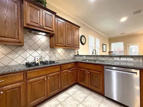 1446 Sherwood Park Circle Houston TX 77043