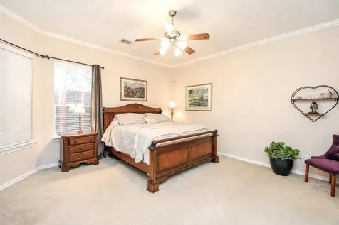 1446 Sherwood Park Circle Houston TX 77043