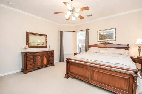 1446 Sherwood Park Circle Houston TX 77043