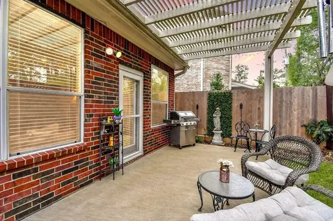 1446 Sherwood Park Circle Houston TX 77043