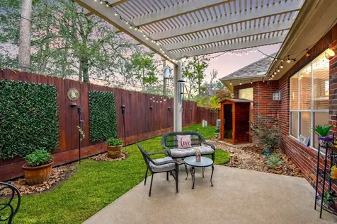 1446 Sherwood Park Circle Houston TX 77043