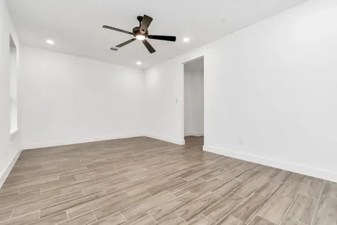 5616 Savyon Drive Houston TX 77091
