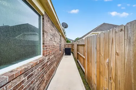 1814 Midnight Lane Houston TX 77047