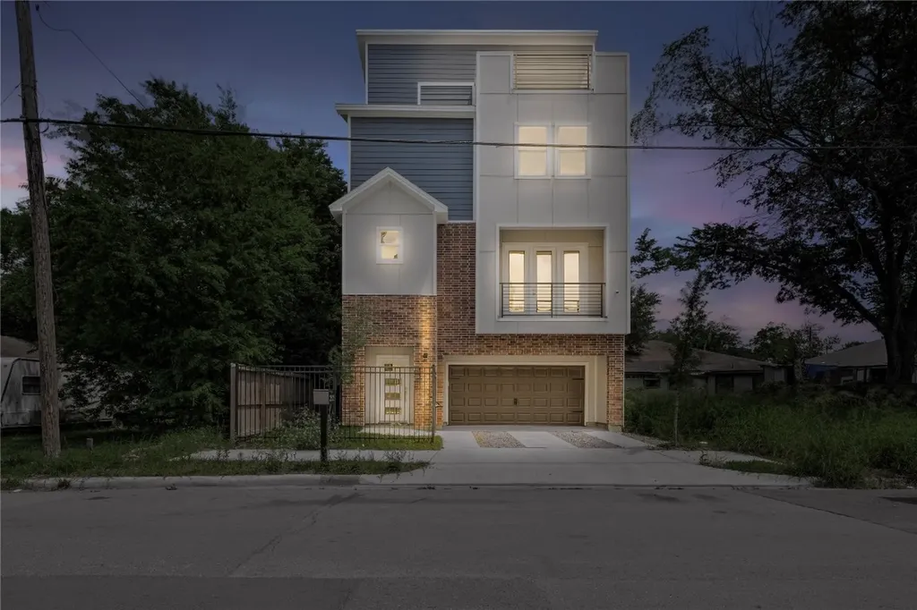 2805 Tierwester Street Houston TX 77004