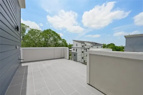 2805 Tierwester Street Houston TX 77004