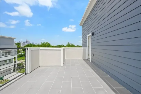 2805 Tierwester Street Houston TX 77004