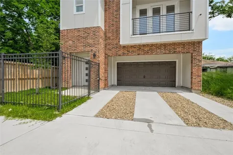 2805 Tierwester Street Houston TX 77004