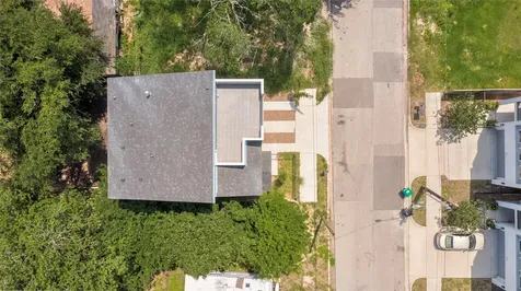 2805 Tierwester Street Houston TX 77004