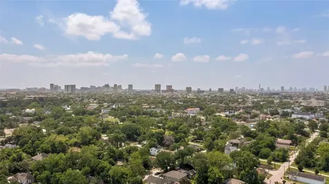 2805 Tierwester Street Houston TX 77004