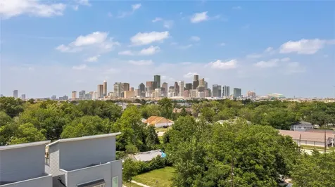 2805 Tierwester Street Houston TX 77004