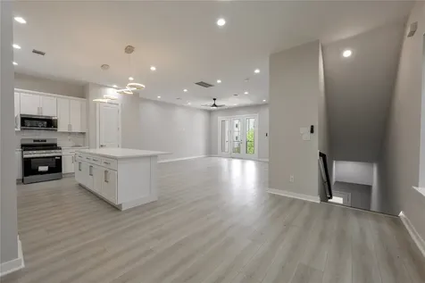 2805 Tierwester Street Houston TX 77004