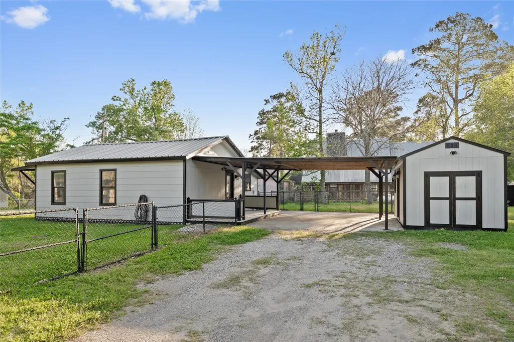 231 Javelina Trail Hankamer TX 77560