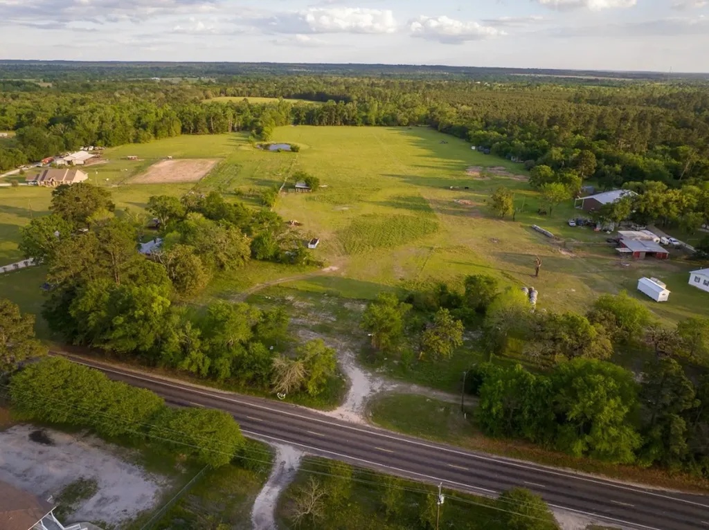 000 Fm 1696 Huntsville TX 77340