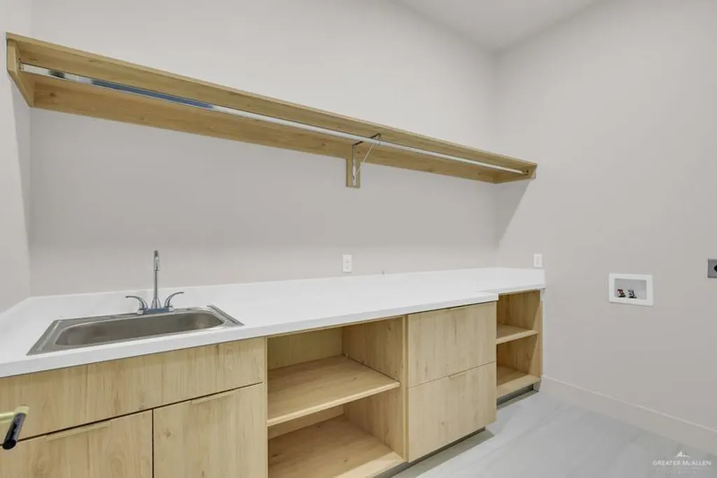 2309 Trinity Avenue Mcallen TX 78504