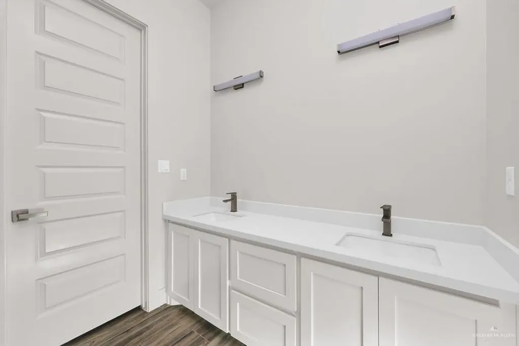 2305 Trinity Avenue Mcallen TX 78504