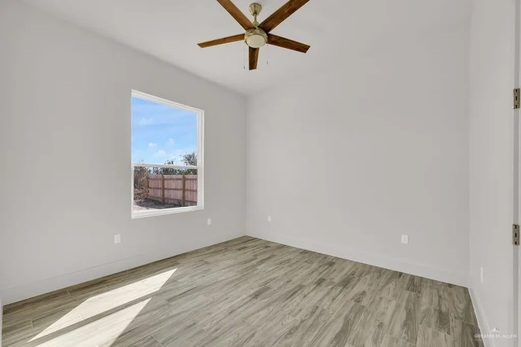 2305 Trinity Avenue Mcallen TX 78504