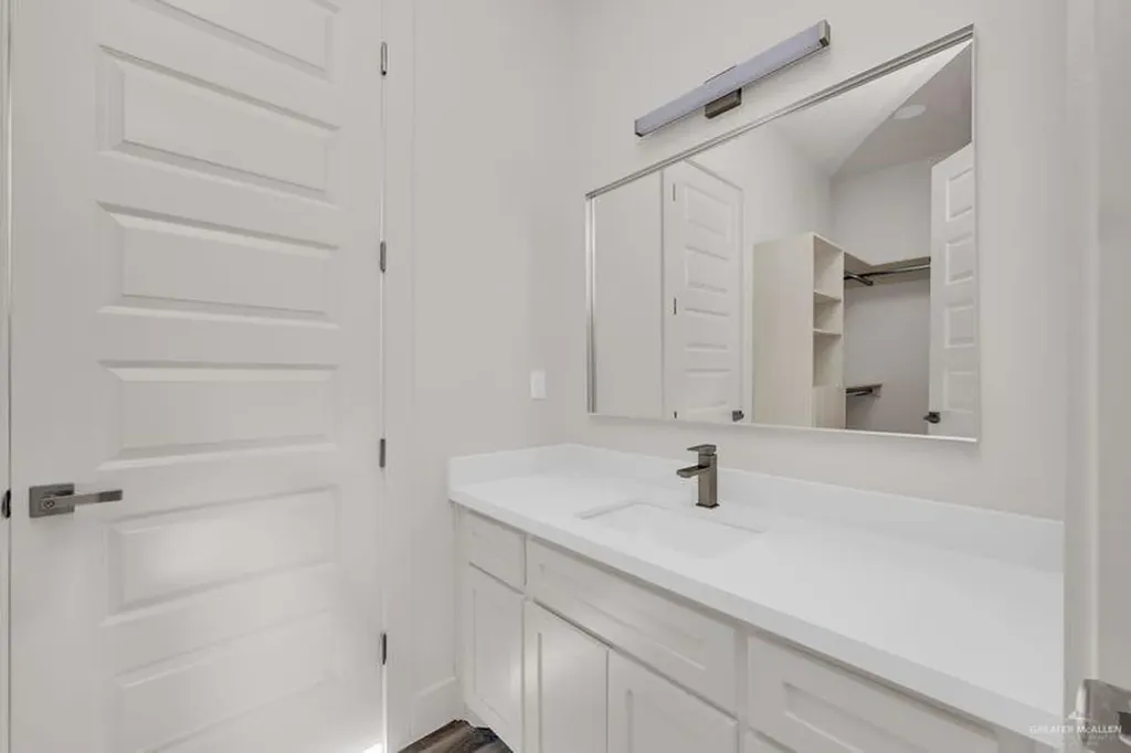 2305 Trinity Avenue Mcallen TX 78504