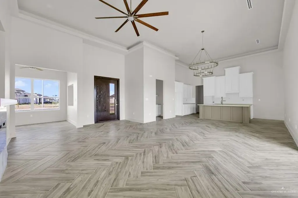 2305 Trinity Avenue Mcallen TX 78504