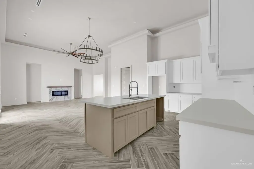 2305 Trinity Avenue Mcallen TX 78504