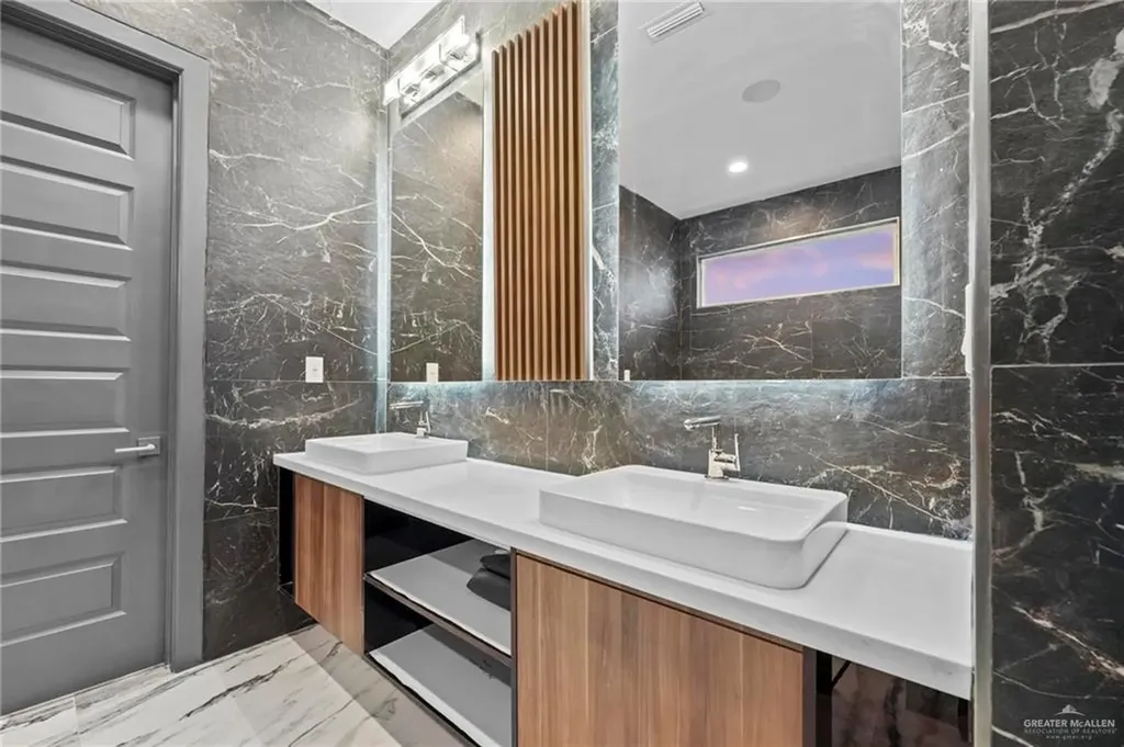 2321 Martha's Lane Mission TX 78573