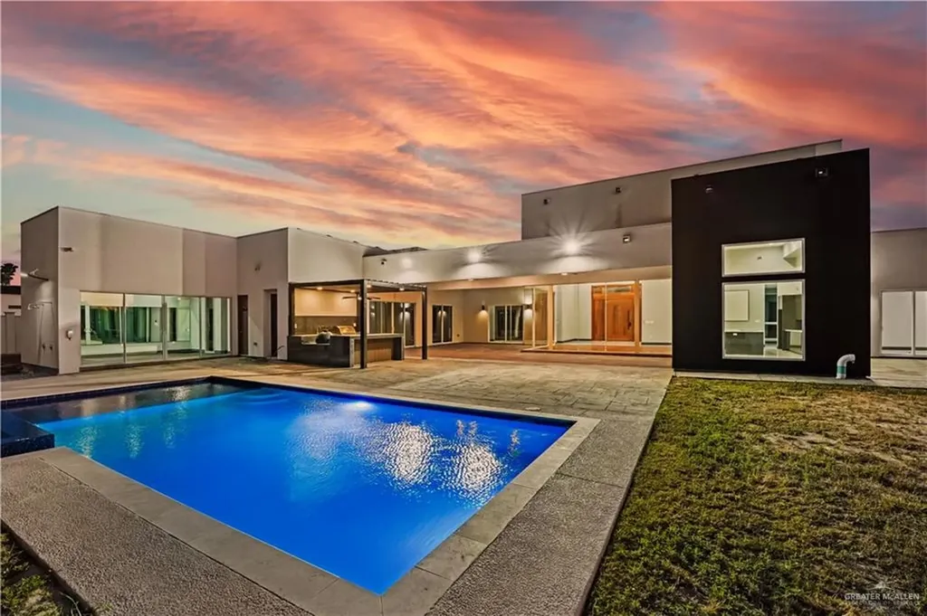 2321 Martha's Lane Mission TX 78573