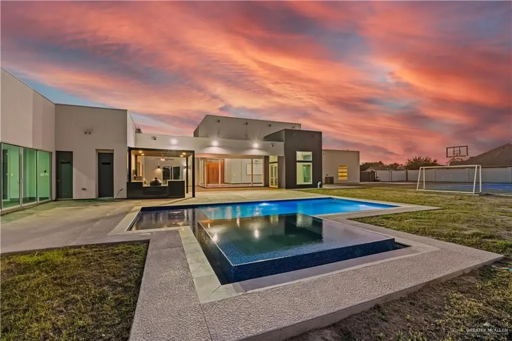 2321 Martha's Lane Mission TX 78573