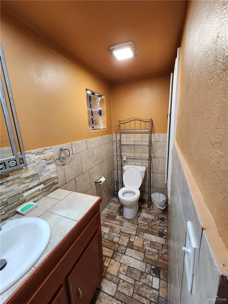 1024 Laurel Avenue Mcallen TX 78501