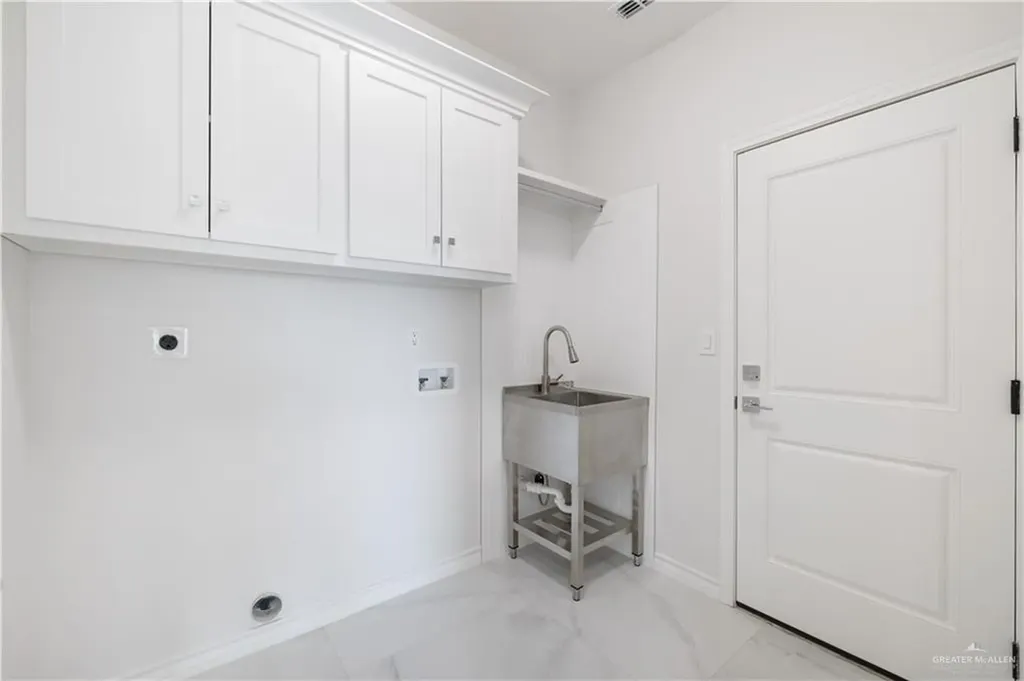 8006 N 48th Lane Mcallen TX 78504