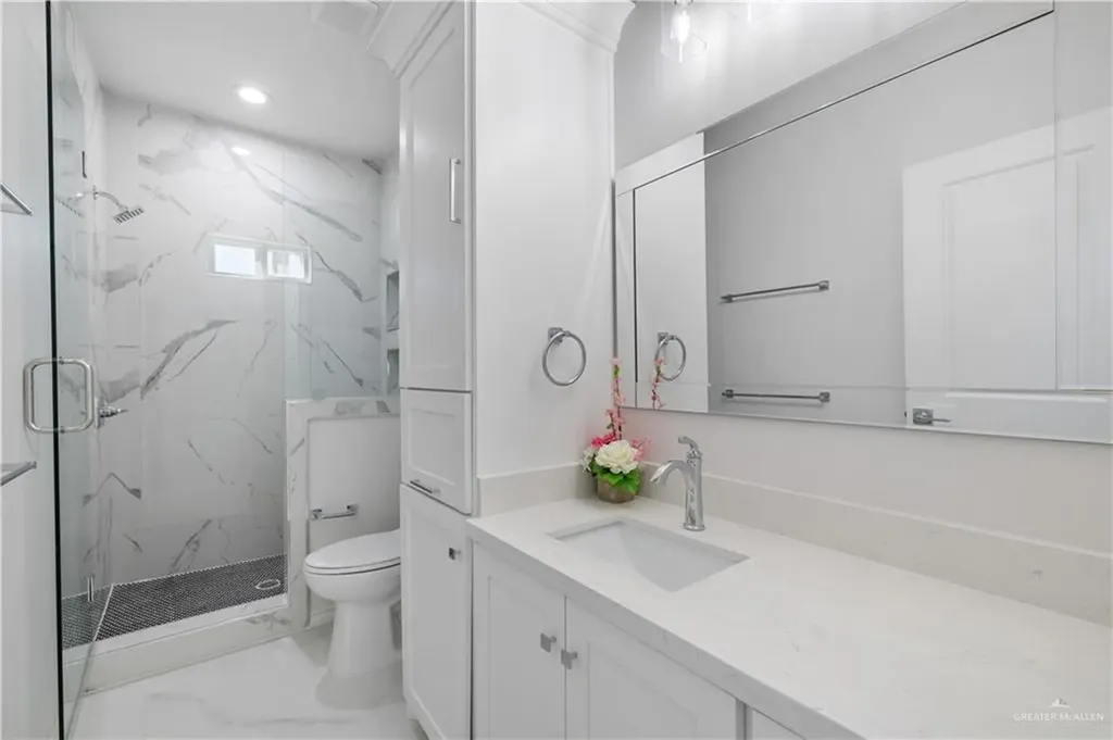 8006 N 48th Lane Mcallen TX 78504