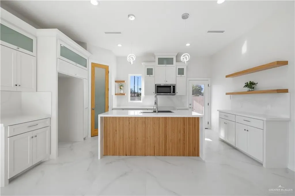 8006 N 48th Lane Mcallen TX 78504