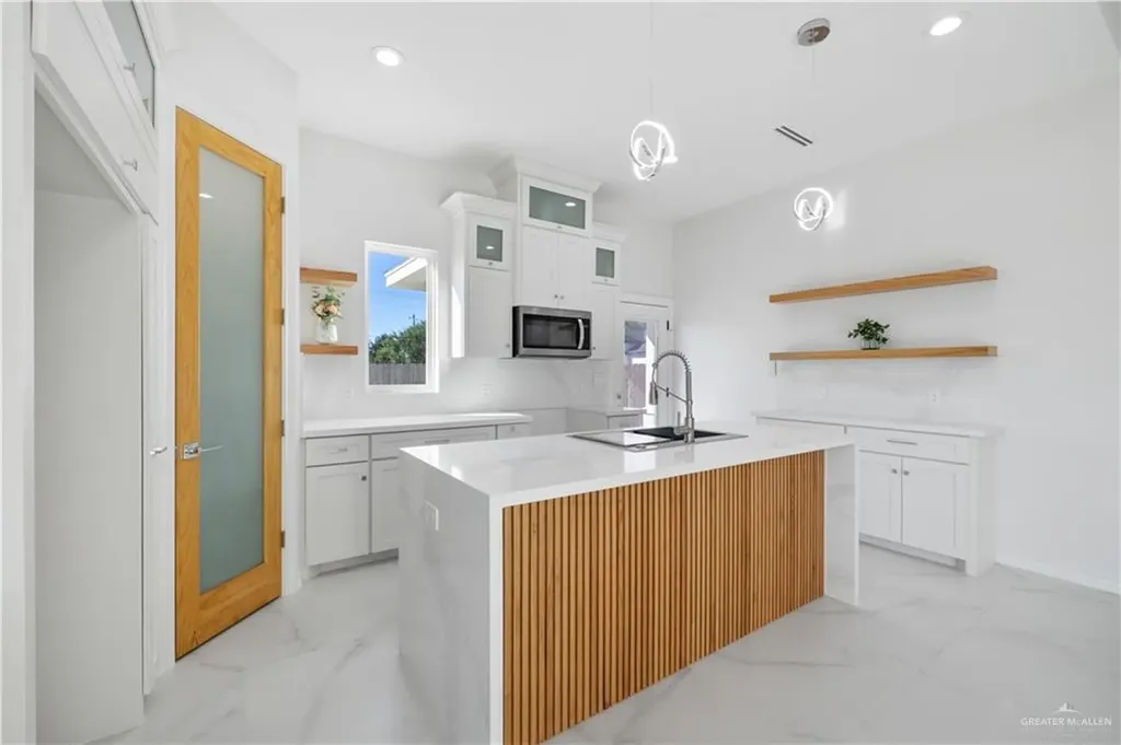 8006 N 48th Lane Mcallen TX 78504