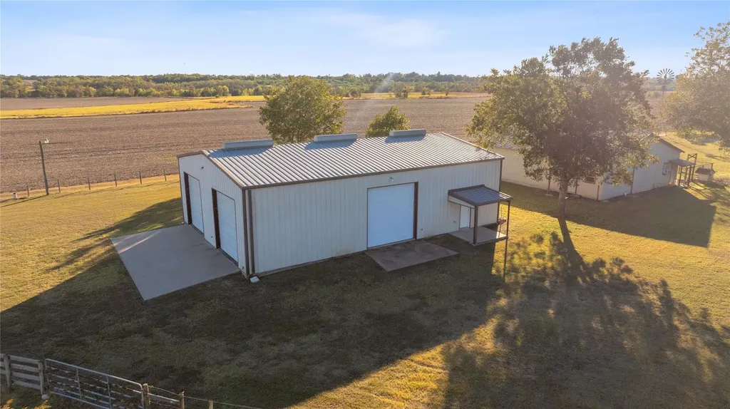 400 County Road 483 Taylor TX 76574
