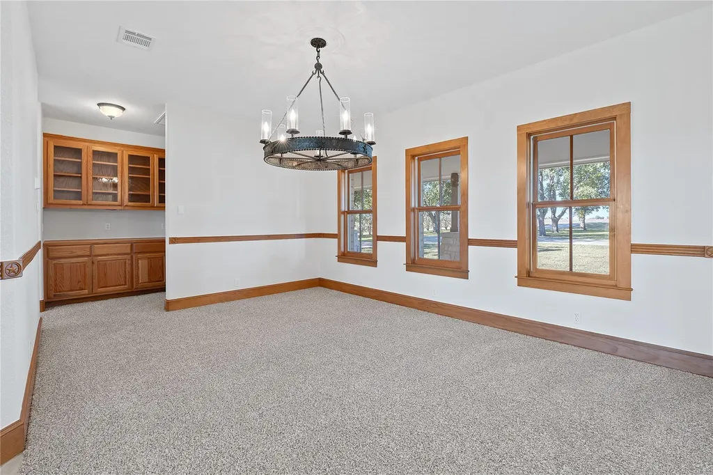 400 County Road 483 Taylor TX 76574