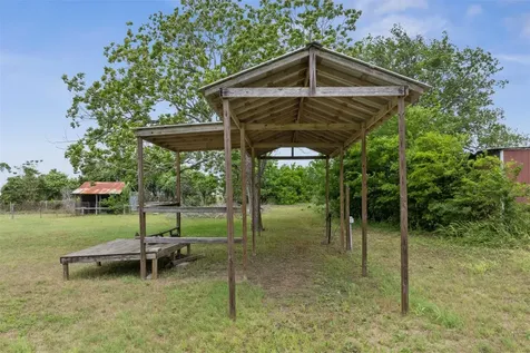 5530 Us Highway 90a W Shiner TX 77984