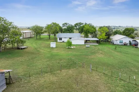 5530 Us Highway 90a W Shiner TX 77984