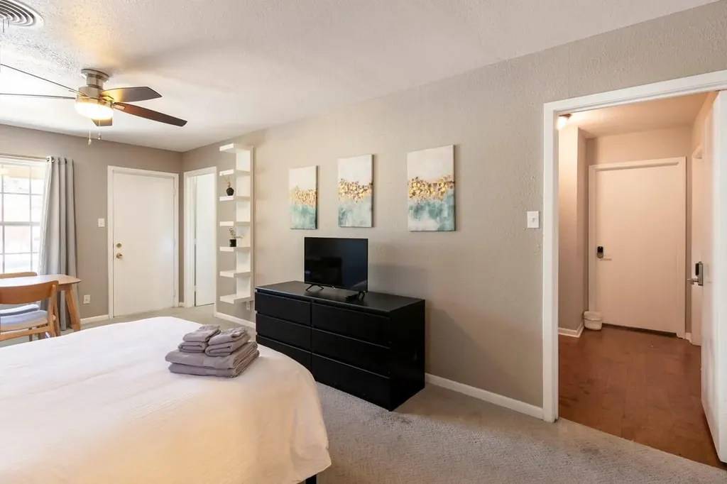 1711 Deerfield Drive Austin TX 78741
