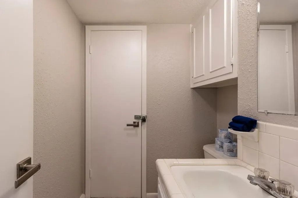 1711 Deerfield Drive Austin TX 78741