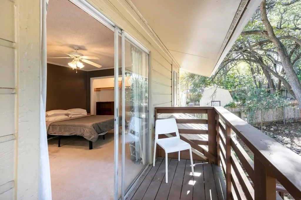 1711 Deerfield Drive Austin TX 78741
