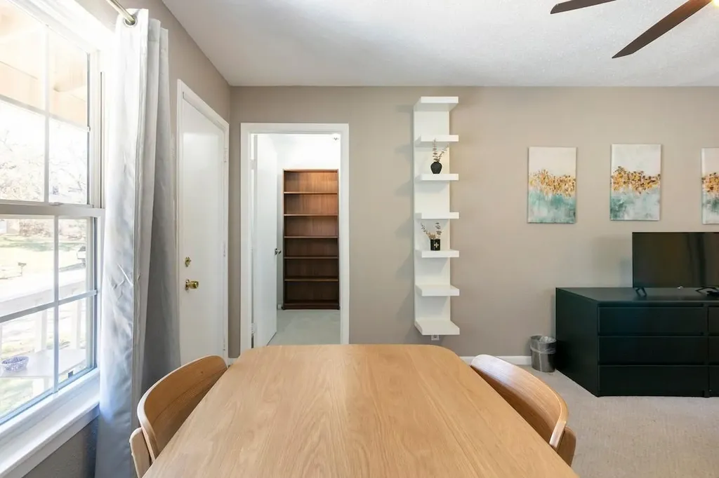 1711 Deerfield Drive Austin TX 78741
