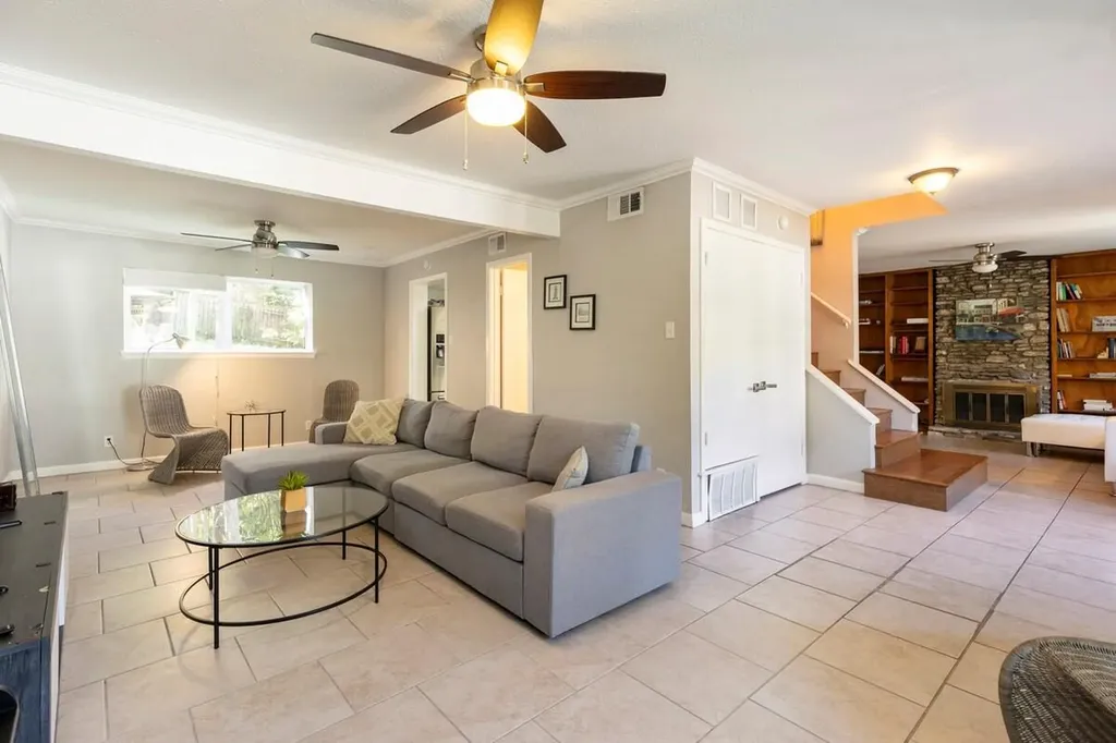 1711 Deerfield Drive Austin TX 78741