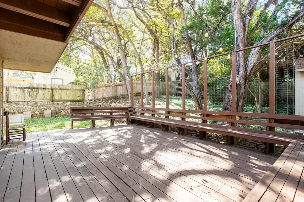 1711 Deerfield Drive Austin TX 78741