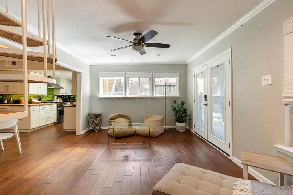 1711 Deerfield Drive Austin TX 78741
