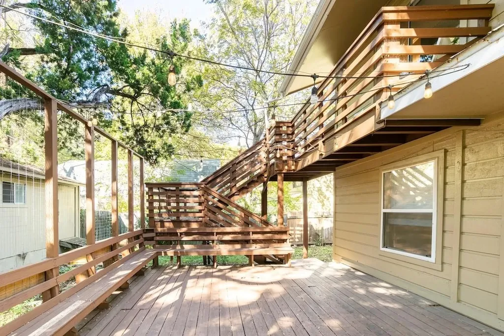 1711 Deerfield Drive Austin TX 78741