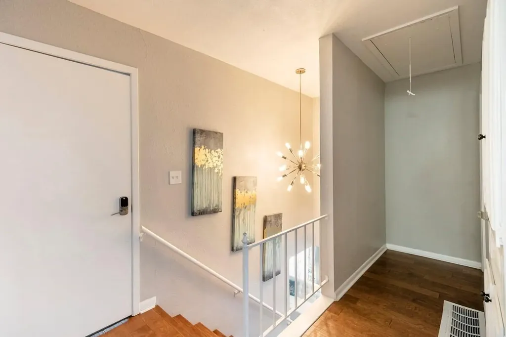 1711 Deerfield Drive Austin TX 78741