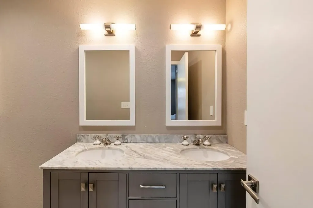 1711 Deerfield Drive Austin TX 78741