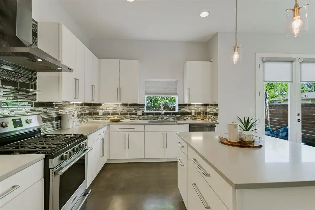 1131 Mason Avenue Austin TX 78721