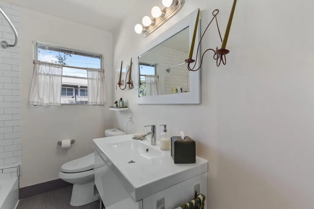 1110 W Oltorf Street Austin TX 78704