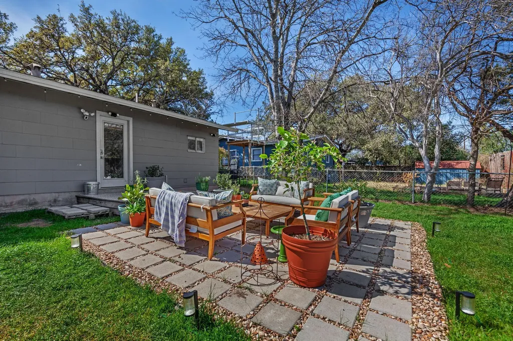 1110 W Oltorf Street Austin TX 78704